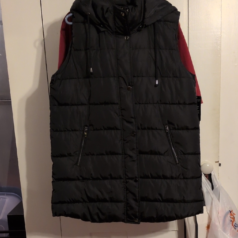 Sebby Women's Black Hooded Puffer Vest - Picture 2 of 8